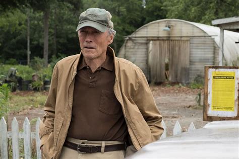 The Mule review: Clint Eastwood’s latest is exasperatingly flat - Vox