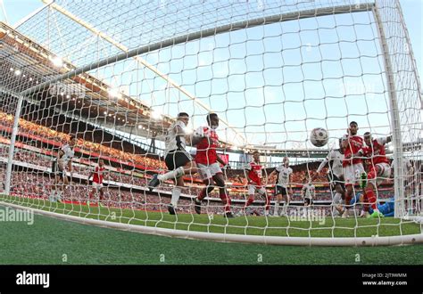 London, UK. 27th Aug, 2022. Gabriel Magalhaes (A) scores the winning ...