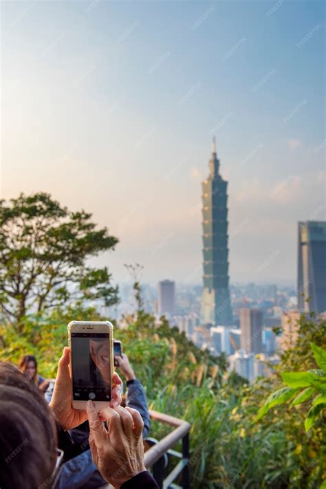 Premium Photo | Skyline of taipei city with 101 tower at sunset