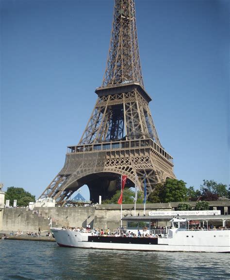 Eiffel Tower Of Paris Free Stock Photo - Public Domain Pictures