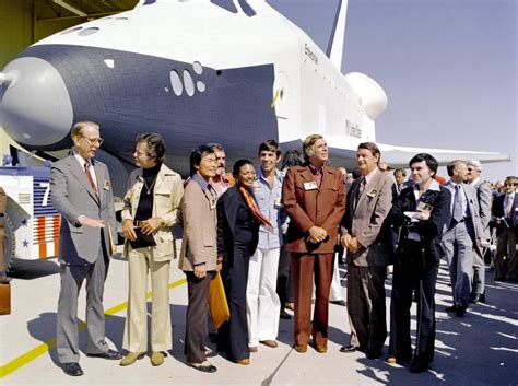 Crew of the Starship Enterprise next to NASA's Enterprise in 1976 : pics