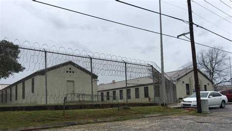 Governor visits Julia Tutwiler Prison for Women