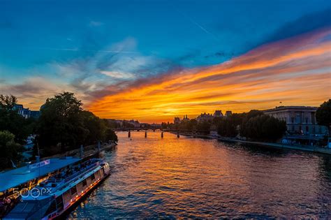 Beautiful sunset over the Seine river in Paris - Beautiful peaceful sunset over the Seine river ...