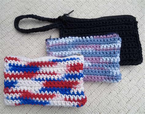 crochet zipper wallet, free crochet pattern, crochet wristlet, crochet ...