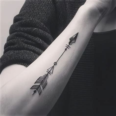 21 Powerful Arrow Tattoo Ideas For Men - Styleoholic