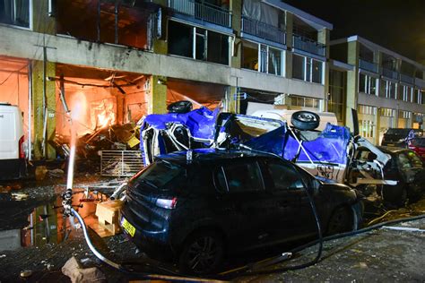 UPDATE | Enorme vlammenzee na explosie in garagebox flatgebouw ...