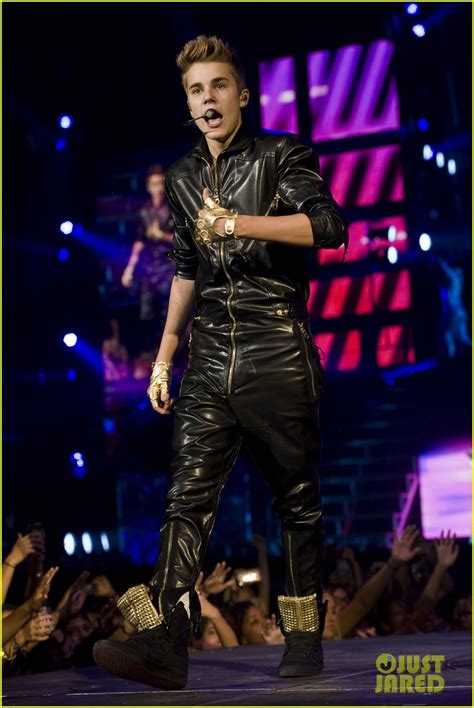 Justin Bieber: 'Believe' Tour Stop in Los Angeles!: Photo 2732936 | Justin Bieber Pictures ...