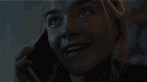 Florencepugh Crying GIF - Florencepugh Crying Phone - Discover & Share GIFs