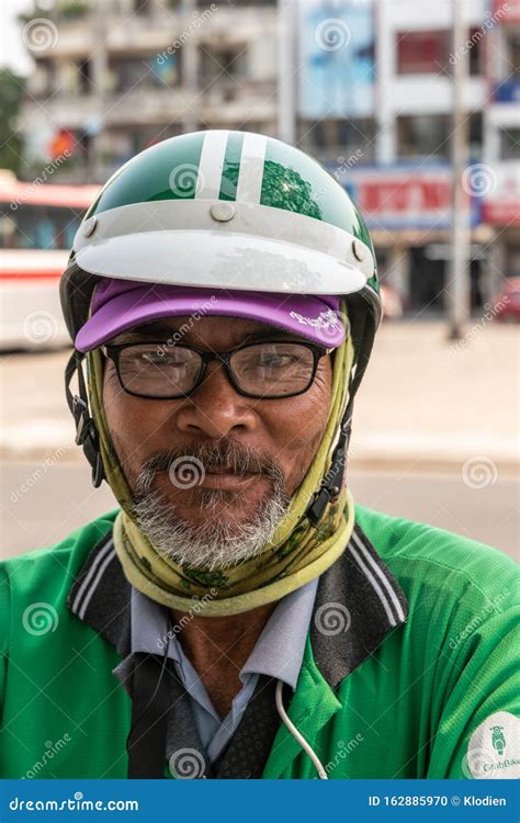 Headshot of Man, Contractor for GrabBike Delivery Business in Da Nang ...