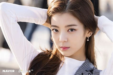 Click for full resolution. ITZY's Lia at Venice Beach, LA photoshoot by Naver x Dispatch South ...