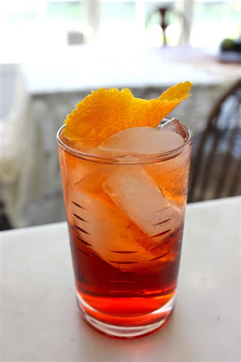 Recipe: The Classic Negroni Cocktail | Kitchn