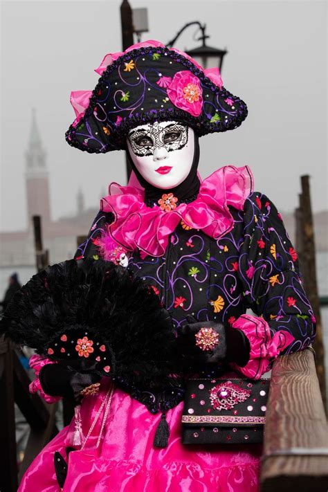 Carnevale di Venezia 2017 | Venice carnival costumes, Carnival costumes, Venetian carnival masks