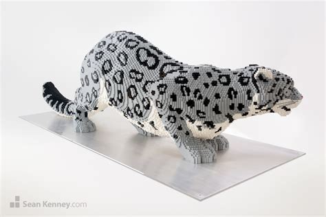 Sean Kenney's art with LEGO bricks : Snow leopard