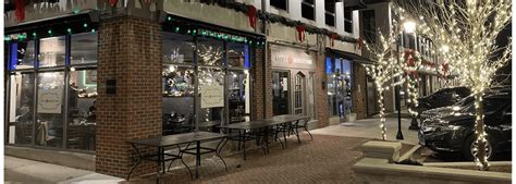 Little Honeycomb Restaurant Bar & Grill is a Restaurant in Winnetka, IL ...