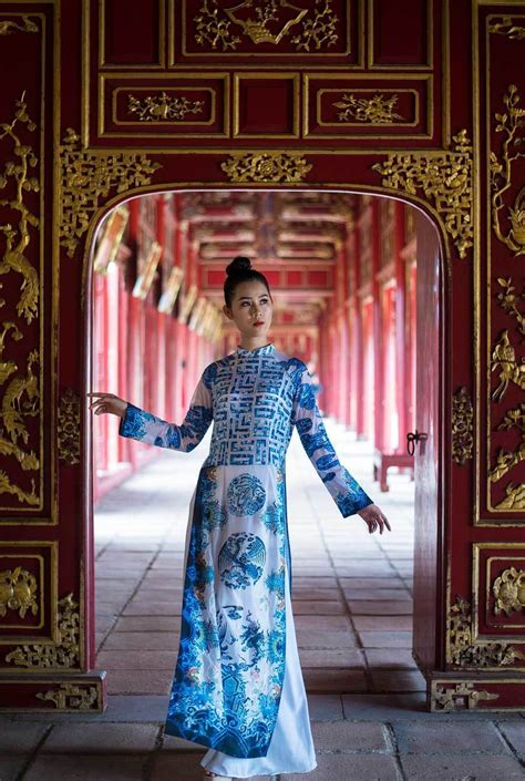 Nguyen Dynasty-inspired long dresses to be showed at Hue festival