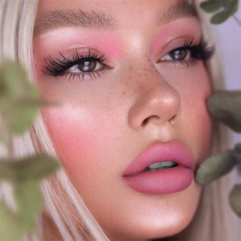 Soft pink makeup look perfect for Valentines Day | Powder contour, Pink makeup, Red lip makeup