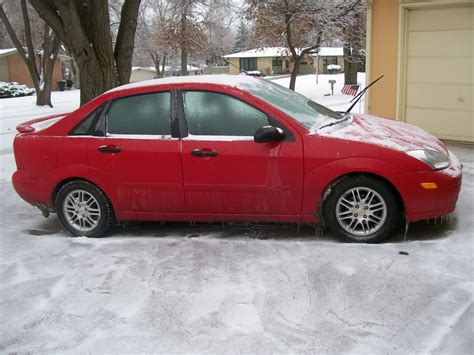 2000 Ford focus sedan specs