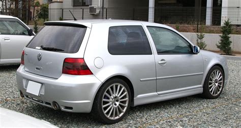 File:Volkswagen Golf IV R32 rear.jpg - Wikimedia Commons