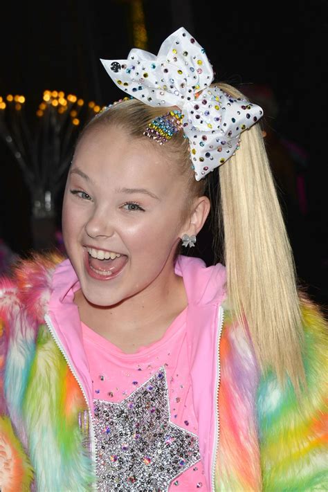 JoJo Siwa – Industry Dance Awards in Hollywood 08/16/2017 • CelebMafia