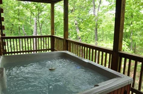 Amazing Branson Log Cabins - Branson, Missouri