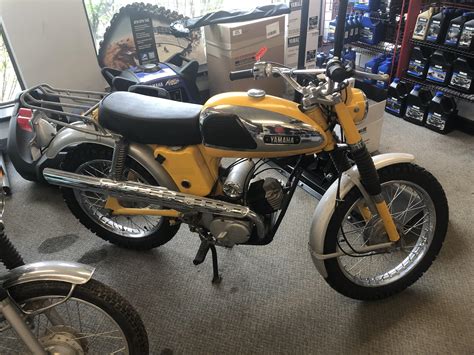 Vintage Yamaha at local dealer(late 1960's? : r/Yamaha