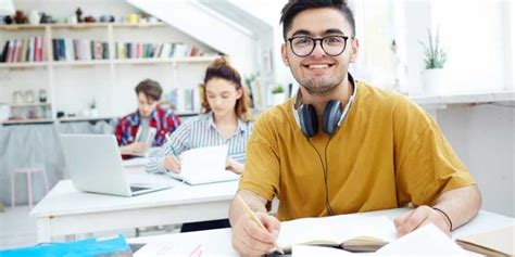 5 Best Headphones for College Students & 5 Best Headphones for Studying with Noise Canceling