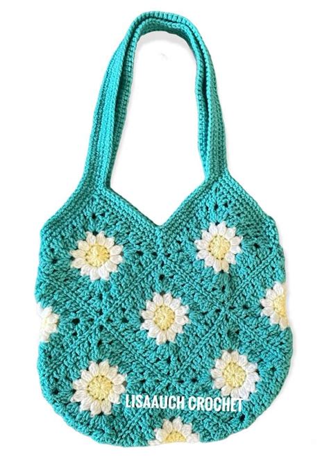 How to Crochet a Daisy Granny Square Bag