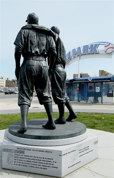 Jackie Robinson and Pee Wee Reese Statue in Brooklyn in Front of MCU Ballpark Editorial ...