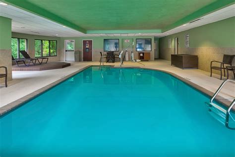 HOLIDAY INN EXPRESS & SUITES CHESAPEAKE, AN IHG HOTEL - Prices & Reviews (VA)