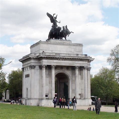 Wellington Arch - Quadriga : London Remembers, Aiming to capture all memorials in London