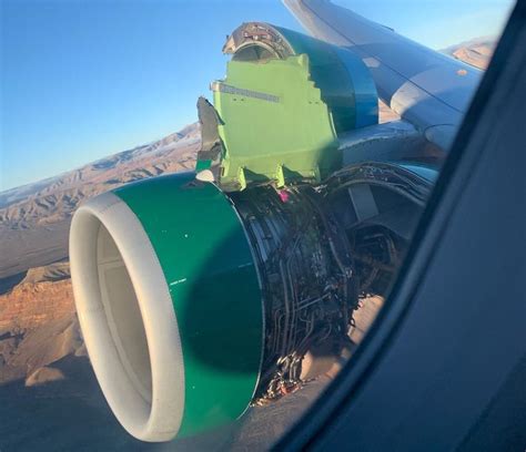 Right hand engine cowl of a Frontier Airlines Airbus A320 broke loose ...