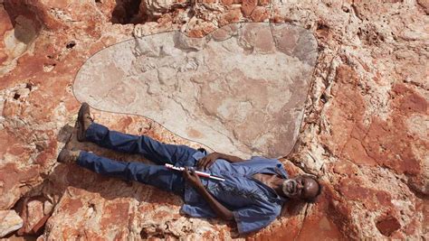 World's biggest dinosaur footprint found in 'Australia's Jurassic Park'