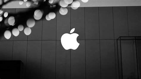 ng09-apple-logo-bw-dark-wallpaper