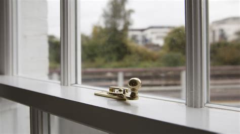 Window Handle Types: Which Handles Suit Which Windows? | Homebuilding