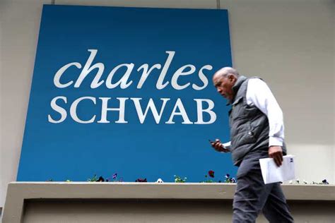 Schwab Isn't Going Anywhere, But That Doesn't Mean It's A Buy | Seeking ...