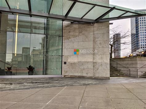 Microsoft Campus buildings editorial photography. Image of retail ...