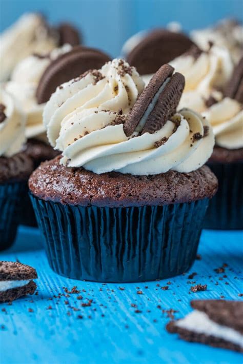 Vegan Oreo Cupcakes - Loving It Vegan