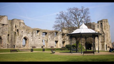 Newark Castle / Newark