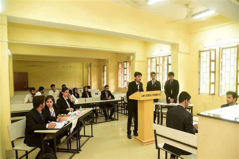 Faculty of Law, Banaras Hindu University, Varanasi: Admission, Fees ...