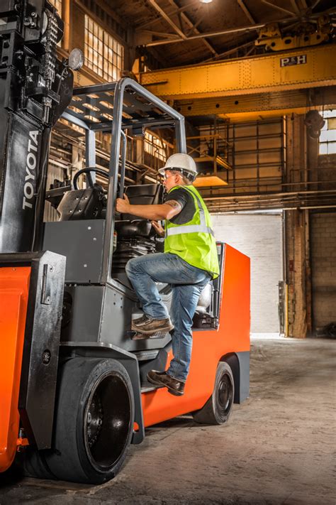 Forklift Training for Safety and Certification | Toyota Forklifts Blog