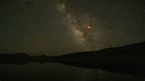 Riveting Time-Lapse of a Total Lunar Eclipse | PetaPixel