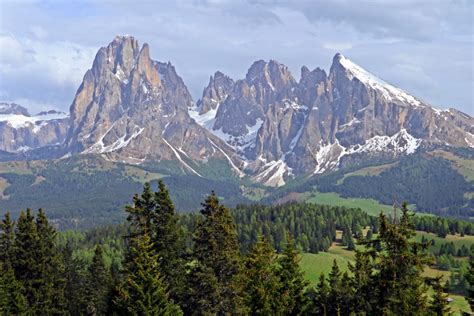 The 5 Best Scenic Day Hikes You Can't Miss Near Val Gardena, Dolomites