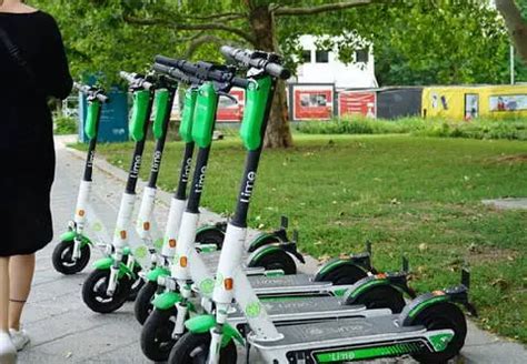 Electric Scooter Rental Guide [Everything You Need To Know] - EScooterNerds