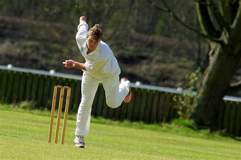 cricket, indoor, sports hall, nets, bowler, sport, bowling, ball, wicket, stumps, training | Pikist