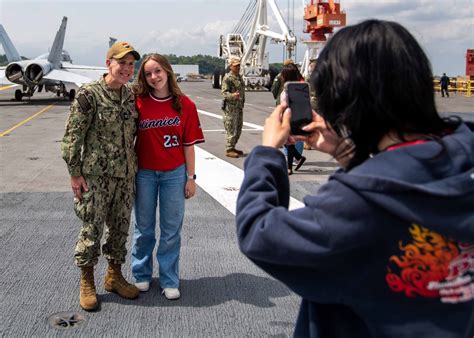 DVIDS - Images - USS Ronald Reagan (CVN 76) hosts Kinnick High School students for group photo ...