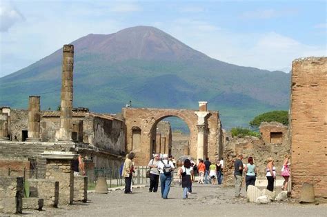 Rome to Pompeii Express Half-Day Tour by High-Speed Train 2024