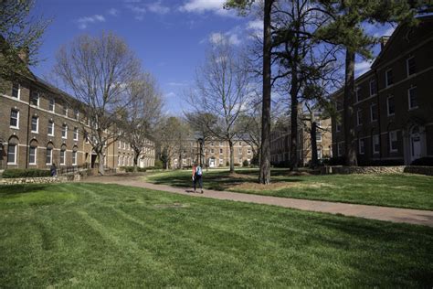 Dorm Quads in UNC Chapel Hill, North Carolina image - Free stock photo ...