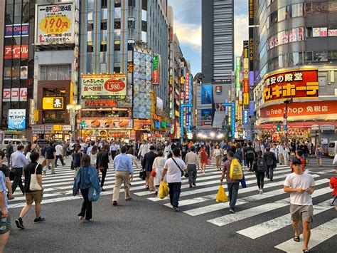 Roam the Busy Streets of Shinjuku | Tokyo