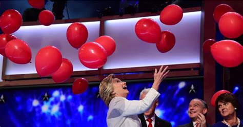 Bill and Hillary Clinton Playing With Balloons at DNC 2016 | POPSUGAR ...