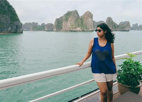 THE BEST HALONG BAY CRUISE GUIDE - TWO FLASHPACKERS